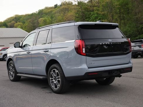 Certified 2025 Ford Expedition Active AWD/4WD image 7