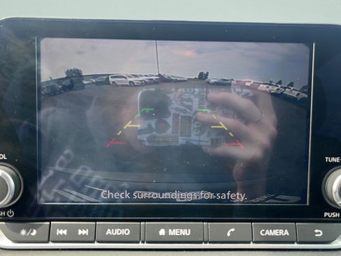 Used 2023 Nissan Rogue S AWD/4WD image 14