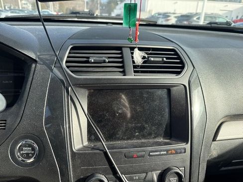 Used 2018 Ford Explorer XLT w/ Equipment Group 201A image 8