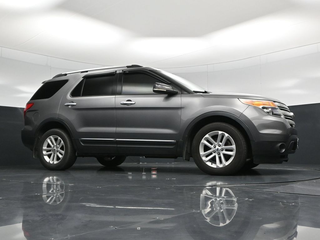 Used 2013 Ford Explorer XLT AWD/4WD image 53