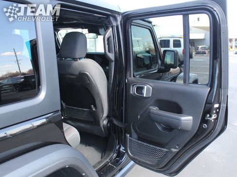 Used 2024 Jeep Wrangler Unlimited Rubicon image 23