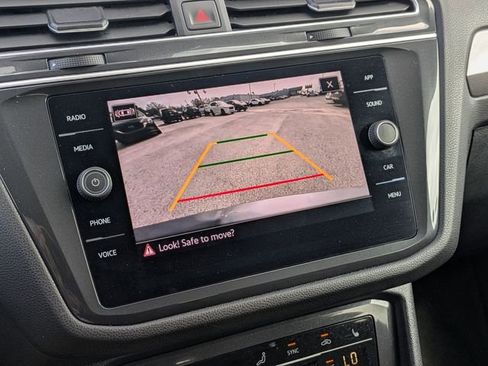 Used 2024 Volkswagen Tiguan SE image 24