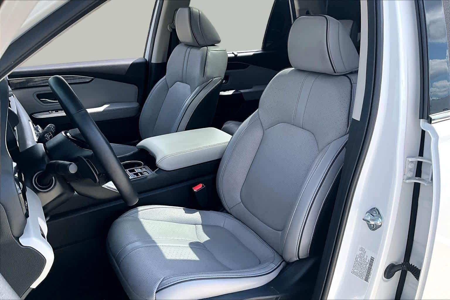 Used 2023 Honda Pilot Elite image 7