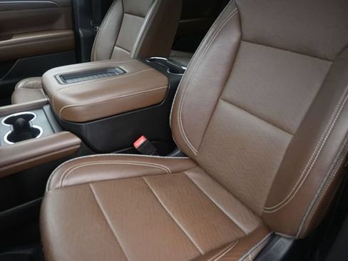 Used 2022 Chevrolet Tahoe High Country AWD/4WD image 17