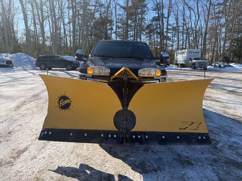 Used 2022 Ford F350 Platinum w/ FX4 Off-Road Package image 2