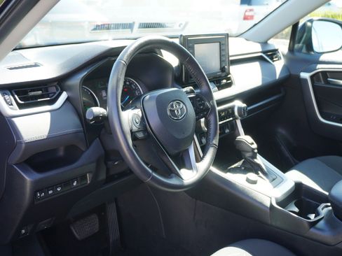 Used 2021 Toyota RAV4 XLE w/ XLE Grade Weather Package image 22