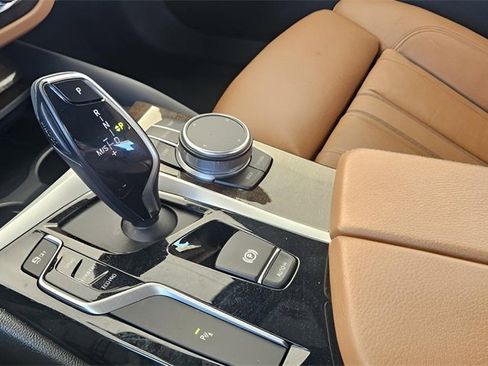 Used 2019 BMW 530i w/ Convenience Package image 33