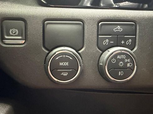 Used 2024 Chevrolet Silverado 1500 RST w/ Convenience Package II RWD image 18