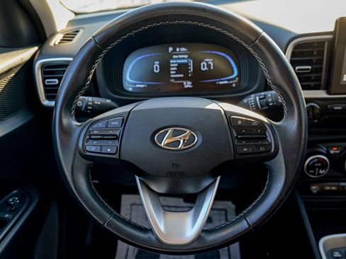 Used 2024 Hyundai Venue SEL image 36