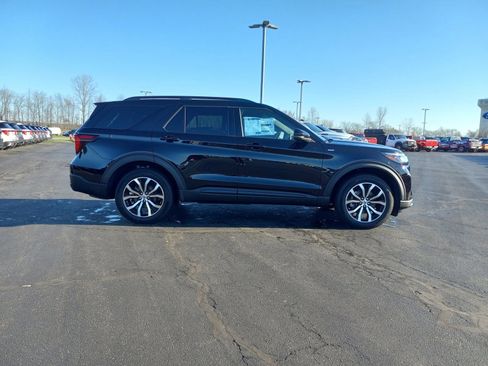 Used 2025 Ford Explorer ST-Line image 5
