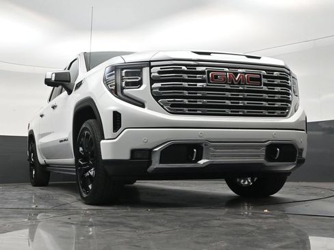 Used 2023 GMC Sierra 1500 Denali w/ Denali Carbonpro Edition AWD/4WD image 26