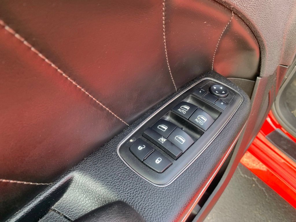 Used 2016 Dodge Charger R/T Scat Pack w/ Technology Group RWD image 34