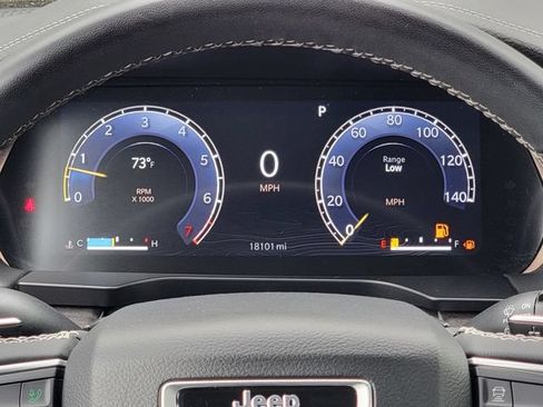Certified 2023 Jeep Grand Cherokee Limited AWD/4WD image 35