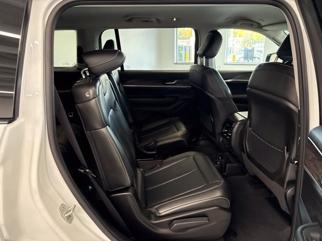 Used 2024 Jeep Grand Cherokee L Limited w/ Black Appearance Package AWD/4WD image 30