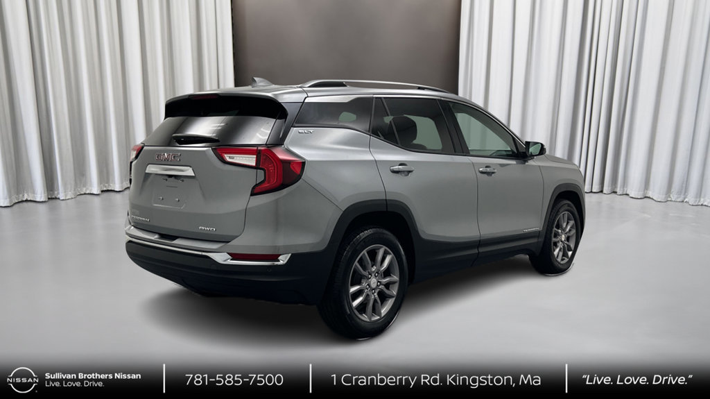 Used 2024 GMC Terrain SLT AWD/4WD image 5
