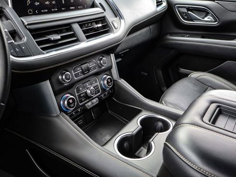 Used 2023 GMC Yukon SLT image 32