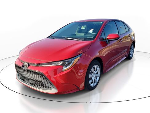 Used 2020 Toyota Corolla LE FWD image 3