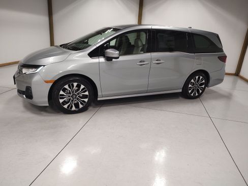 New 2026 Honda Odyssey Elite image 4