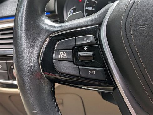 Used 2018 BMW 530i xDrive image 18