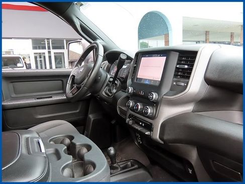 Certified 2024 RAM 2500 Tradesman w/ Chrome Appearance Group AWD/4WD image 9