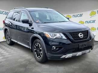 Used 2020 Nissan Pathfinder SL video 1