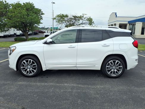 Used 2023 GMC Terrain Denali AWD/4WD image 4