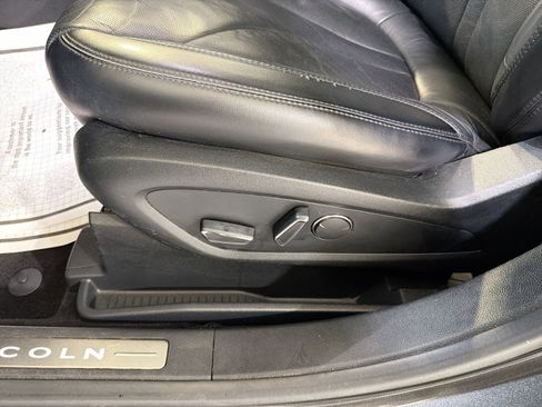 Used 2018 Lincoln MKX Reserve image 11