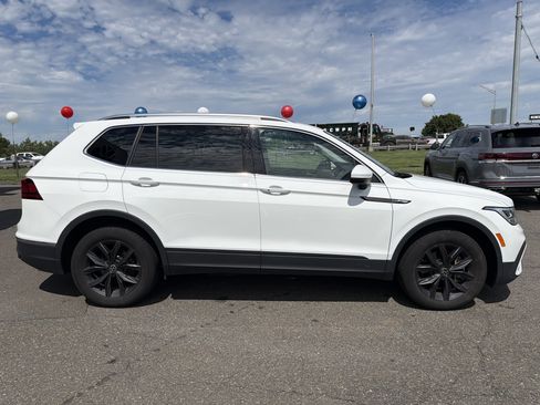 Certified 2024 Volkswagen Tiguan SE AWD/4WD image 3