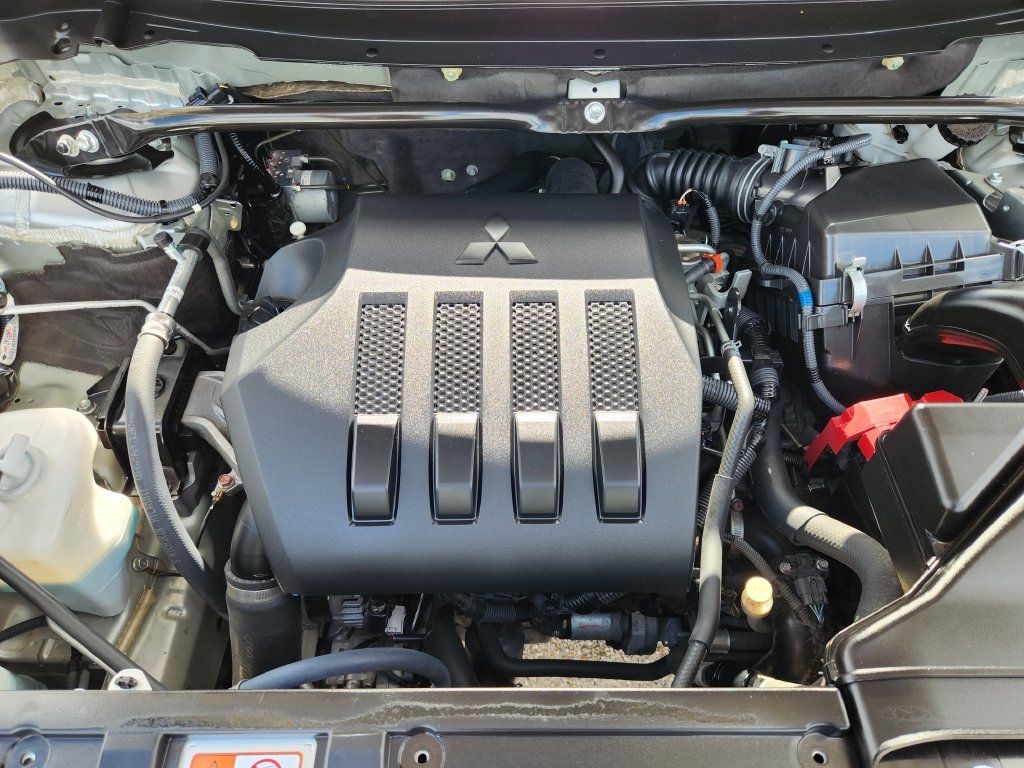 Used 2024 Mitsubishi Eclipse Cross LE AWD/4WD image 23