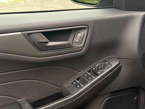 Used 2025 Ford Escape Active AWD/4WD image 21