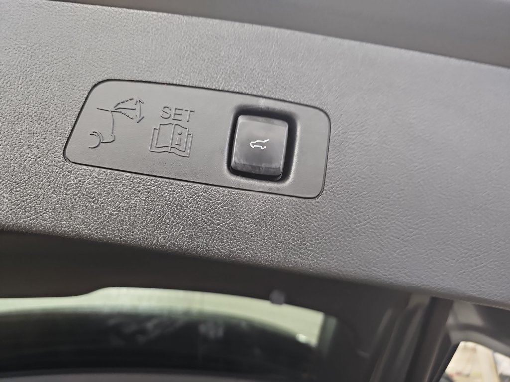 Used 2023 Lincoln Corsair Reserve AWD/4WD image 13