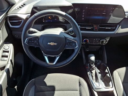 Used 2026 Chevrolet TrailBlazer LT w/ LT Cold Weather Package FWD image 12