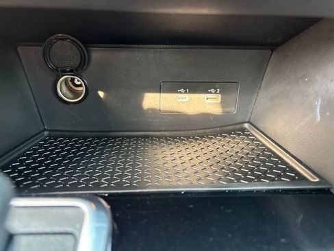 Used 2024 Nissan Pathfinder SV FWD image 25
