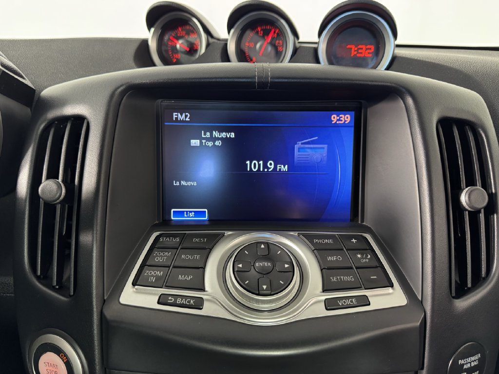 Used 2010 Nissan 370Z Touring w/ Sport Pkg RWD image 15