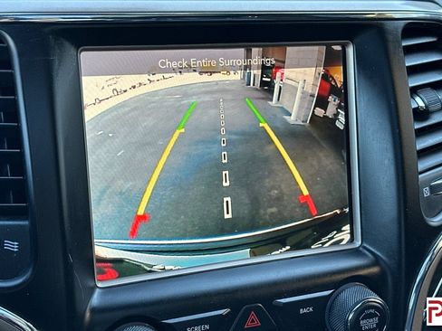Used 2017 Jeep Grand Cherokee Overland image 23