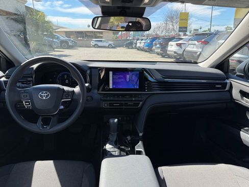 Used 2025 Toyota Camry LE image 32
