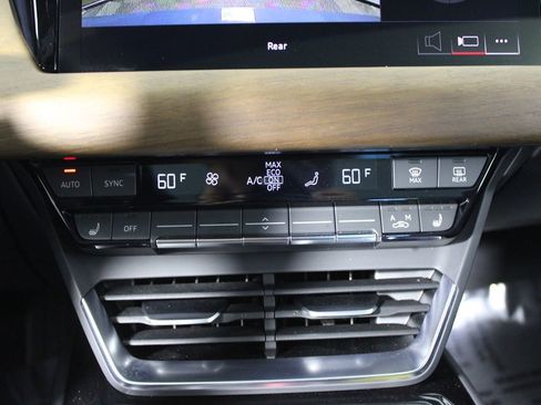 Used 2023 Audi e-tron GT Premium Plus image 21