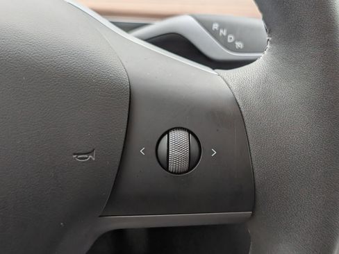 Used 2025 Tesla Model Y Long Range image 20