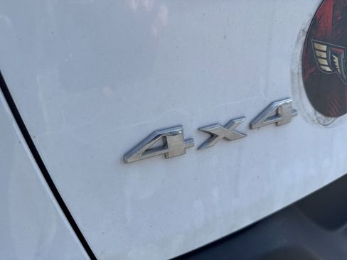 Used 2017 Jeep Cherokee Sport image 8