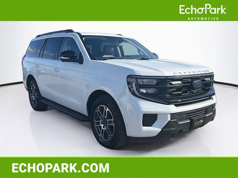 Used 2025 Ford Expedition Active AWD/4WD image 1