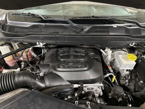 Used 2024 RAM 2500 Tradesman w/ Chrome Appearance Group image 24