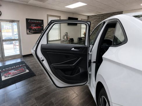 Used 2025 Volkswagen Jetta Sport FWD image 12