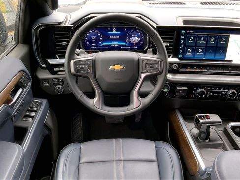 Certified 2025 Chevrolet Silverado 1500 High Country w/ Technology Package image 5