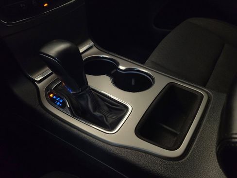 Used 2018 Jeep Grand Cherokee Laredo image 26