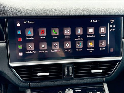 Used 2022 Porsche Cayenne Platinum Edition image 16