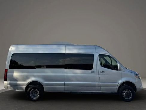 Used 2023 Mercedes-Benz Sprinter 3500 image 40