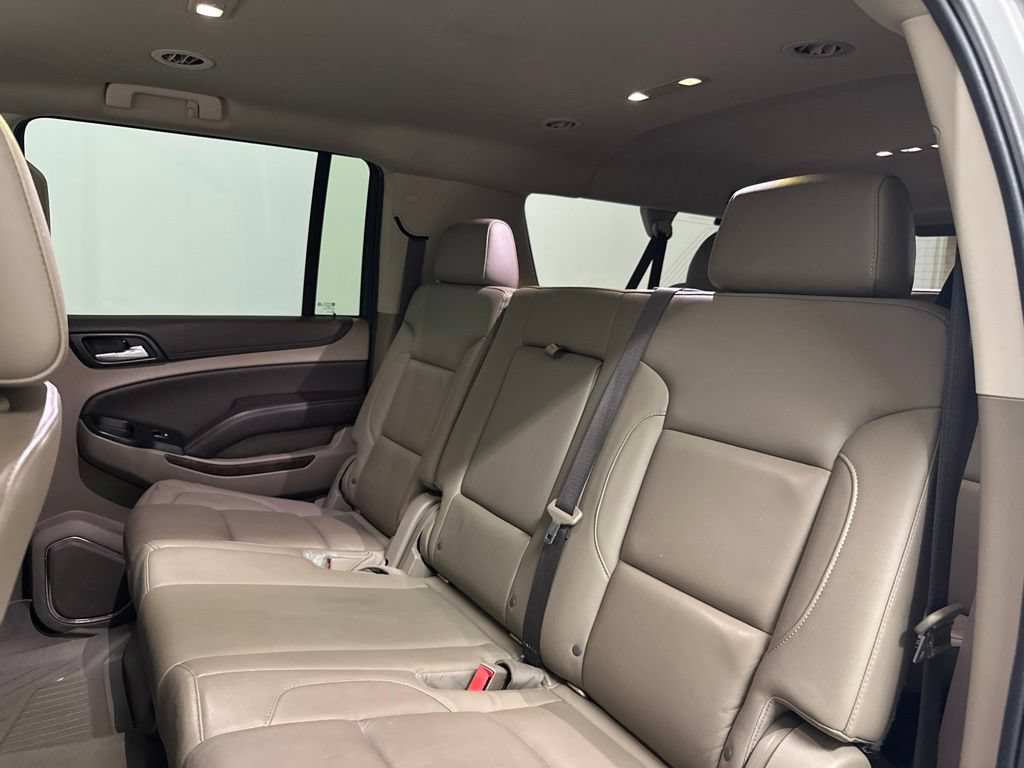 Used 2020 Chevrolet Suburban LT w/ Luxury Package RWD image 50