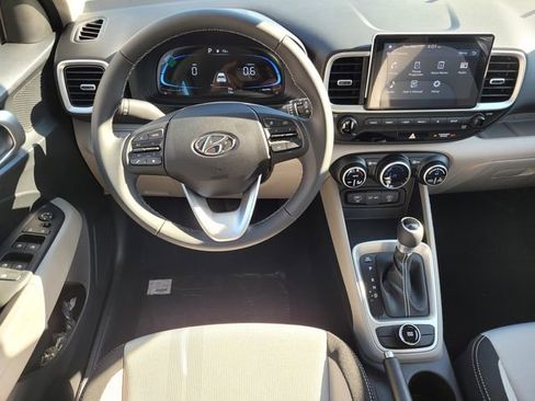 New 2025 Hyundai Venue SEL image 25