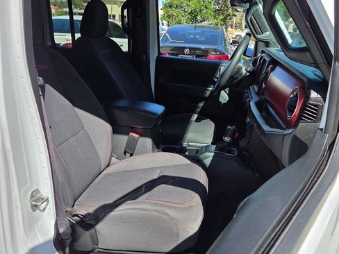 Used 2023 Jeep Wrangler Rubicon image 17