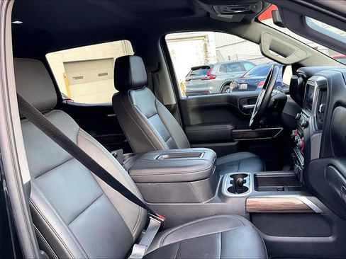 Used 2021 Chevrolet Silverado 1500 LT Trail Boss w/ Convenience Package II image 8